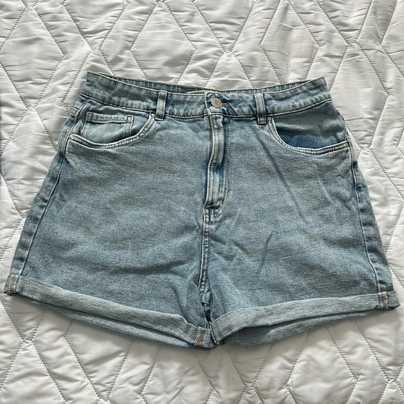 Refuge denim “Vintage Mom” Jean Shorts - Picture 1 of 3